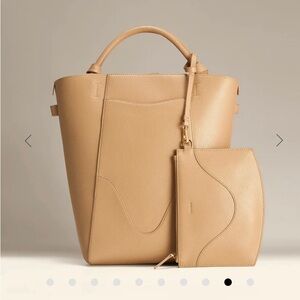 Marina Bucket Bag in Champagne